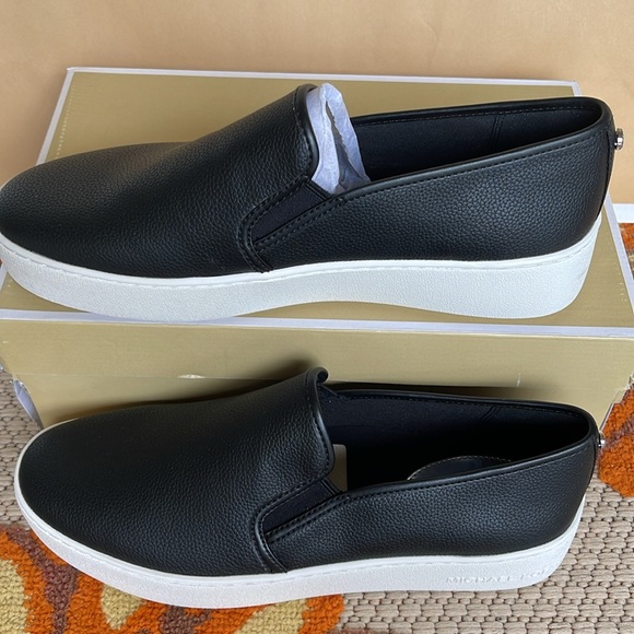 Michael Kors TEDDI SLIP ON
TUMBLED FAUX LTHR
49T2TEFP1L
Black 
Platform Sneakers - Picture 2 of 16